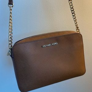 MICHAEL KORS crossbody very good condition
